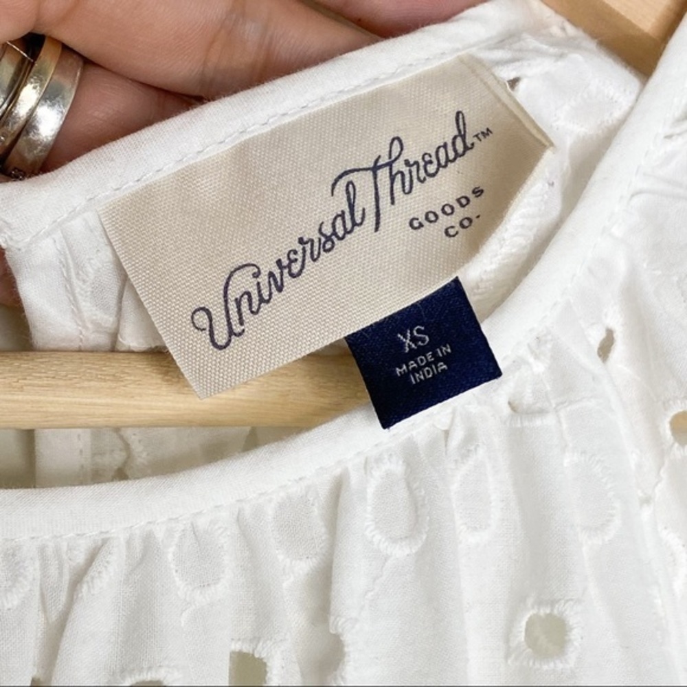 Universal thread round neck eyelet blouse - Picture 2 of 5